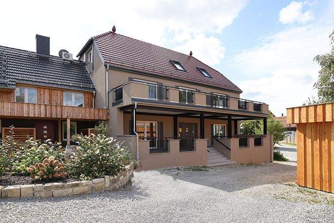 Einfamilienhaus Erfurt Wallichen - 7 Zimmer, 300 m&sup2;, 2.900&euro; | Angebot:26243600