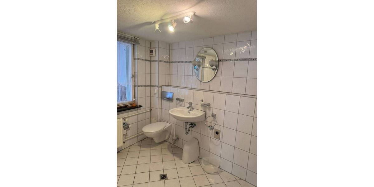 Einfamilienhaus Erfurt Hochheim - 1 Zimmer, 182 m&sup2;, 320.000&euro; | Angebot:26820058