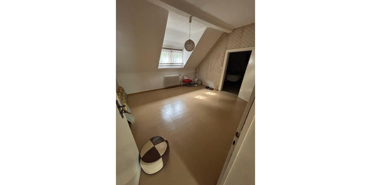 Reihenhaus Ohrdruf - 7 Zimmer, 128 m&sup2;, 150.000&euro; | Angebot:26962381