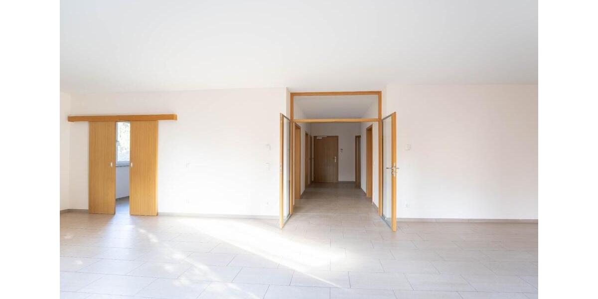 Traumhafte 4 Zimmer-Wohnung mit Tiefgarage und Terrasse in der Südstadt 4 zimmer