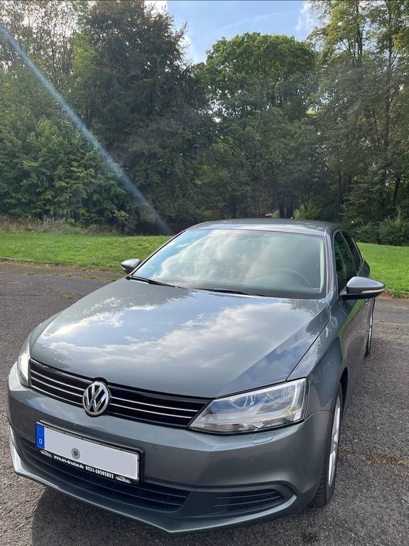VW Jetta 284.000 km 5.200 € Gotha 99867