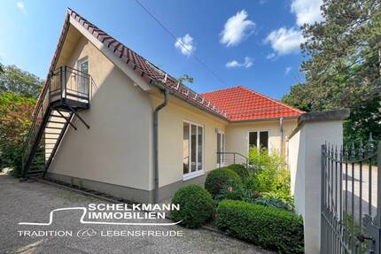 Zwei stilvoll modernisierte & bezugsbereite Eigentumswohnungen in separatem Wohnhaus 4 zimmer