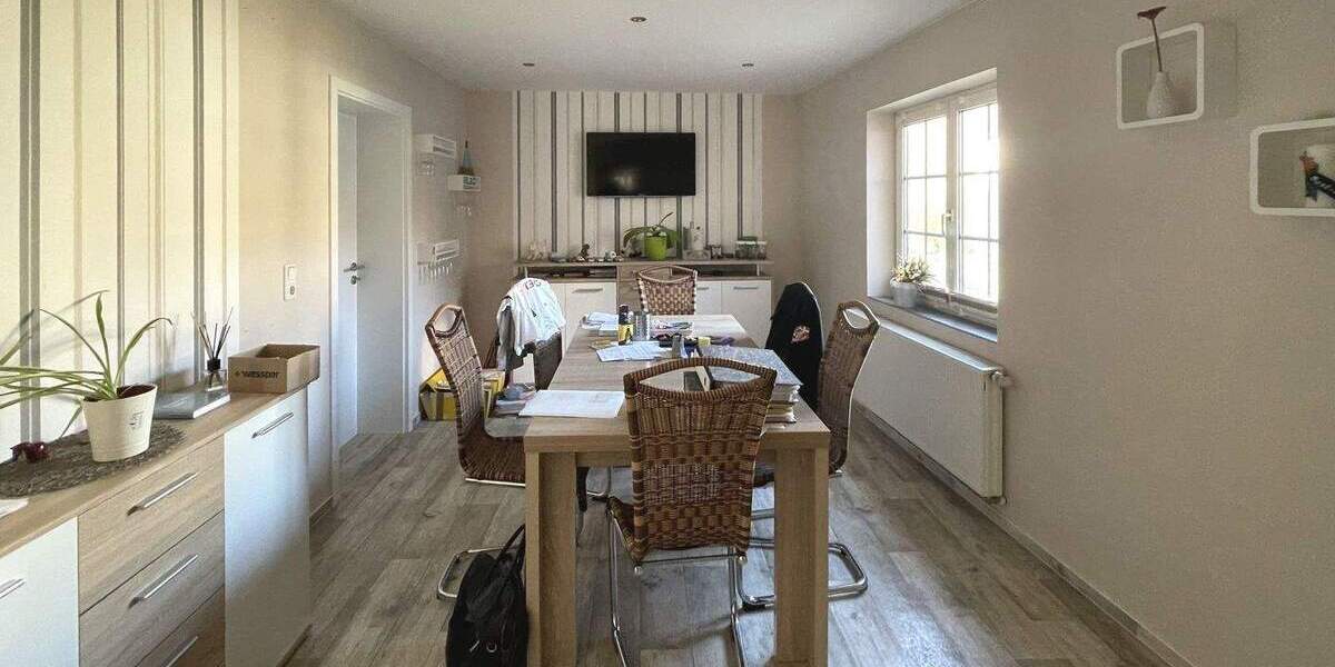Reihenmittelhaus Greußen - 8 Zimmer, 230 m&sup2;, 140.000&euro; | Angebot:25685506