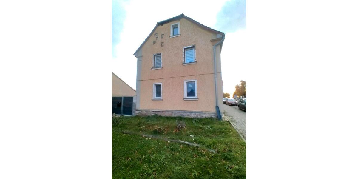Doppelhaushälfte Udestedt - 11 Zimmer, 240 m&sup2;, 185.000&euro; | Angebot:26580102