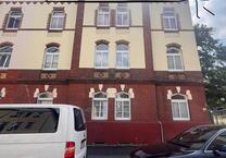 Charmante 4-Zimmer-Wohnung in stilvoll Altbauvilla direkt im Park