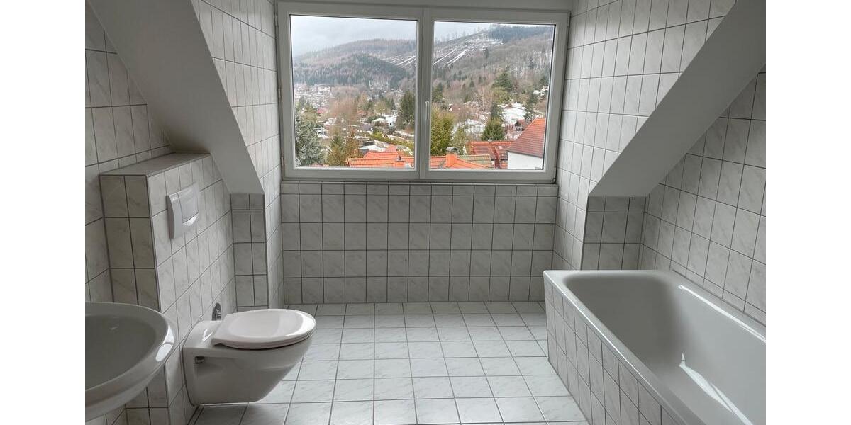 Dachgeschoßwohnung Geratal Geraberg - 2.5 Zimmer, 75 m&sup2;, 643&euro; | Angebot:25980858