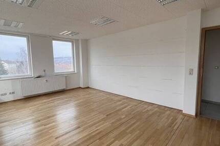 Geräumiger Gewerberaum mit schöner Fernsicht 3 zimmer