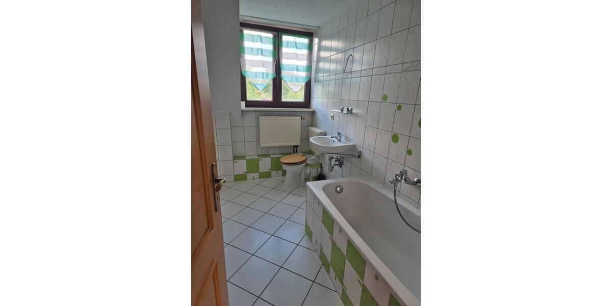 Etagenwohnung Ohrdruf - 3 Zimmer, 80 m&sup2;, 65.000&euro; | Angebot:25287310
