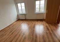 Atlas Immobilien: charmante 4-Zimmer-Wohnung zu vermieten.