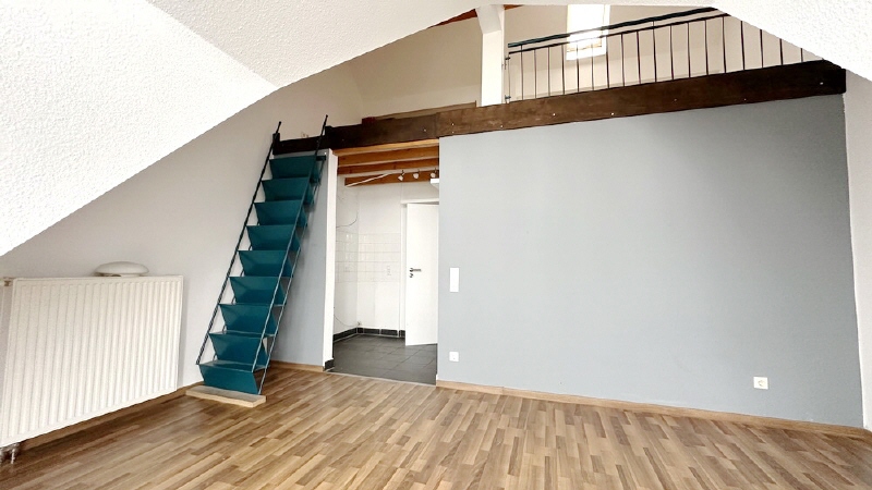 Helle 2-Zimmer-Wohnung mit Balkon und TG-Stellplatz - Dachgeschoßwohnung Gotha Bergallee | Angebot:26961835