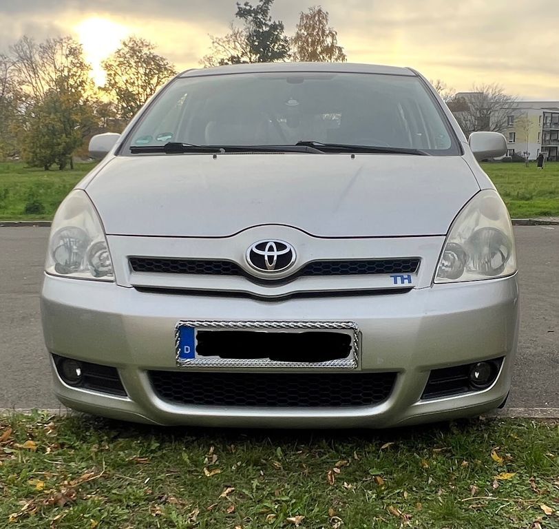 Toyota Corolla Verso 167.728 km 4.300 € Erfurt 99084