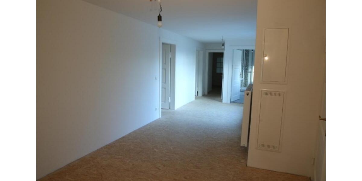 Etagenwohnung Ohrdruf - 6 Zimmer, 215 m&sup2;, 1.200&euro; | Angebot:12321985