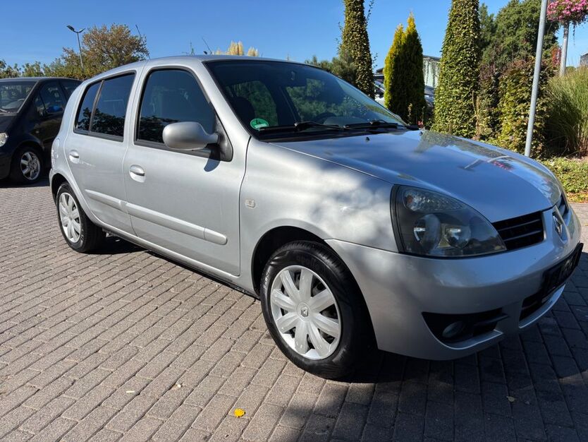 Renault Clio 95.000 km 2.900 € Erfurt 99085