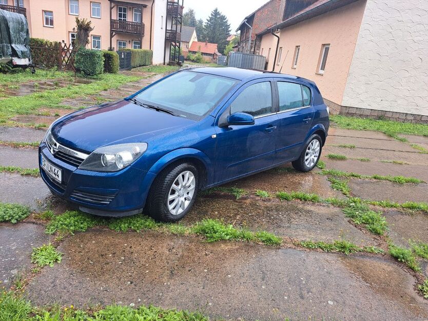 Opel Astra 135.000 km 2.199 € Weimar 99427
