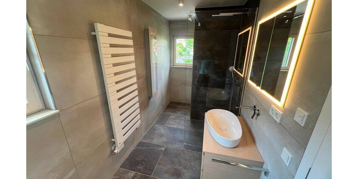 Mehrfamilienhaus, Wohnhaus Erfurt Hochheim - 1.090&euro; | Angebot:26824695