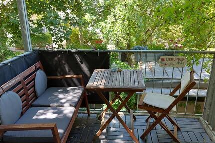 Helle 2-Zimmer-Wohnung mit Balkon und Blick ins Grüne