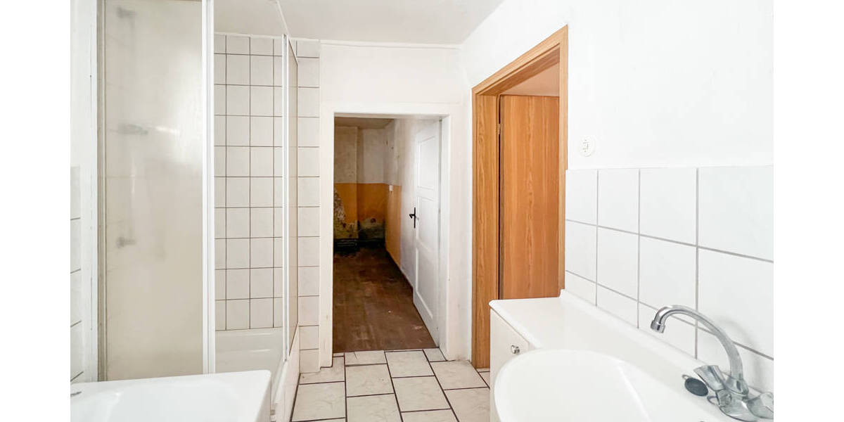 Einfamilienhaus Am Ettersberg / Berlstedt Berlstedt - 5 Zimmer, 118 m&sup2;, 175.000&euro; | Angebot:26127289