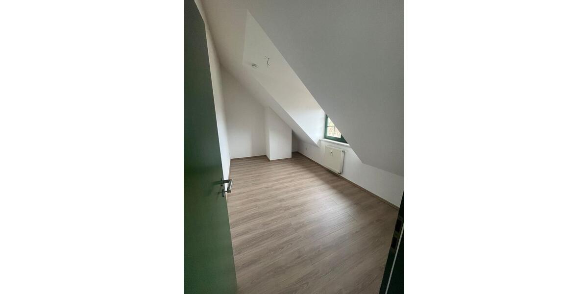 Großzügige 4-Raum-Wohnung mit Balkon WG geeignet 4 zimmer