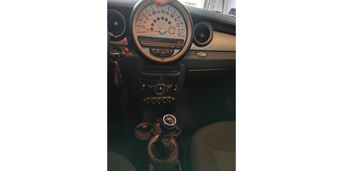 Mini One 104.865 km 4.500 &euro; Gotha 99867