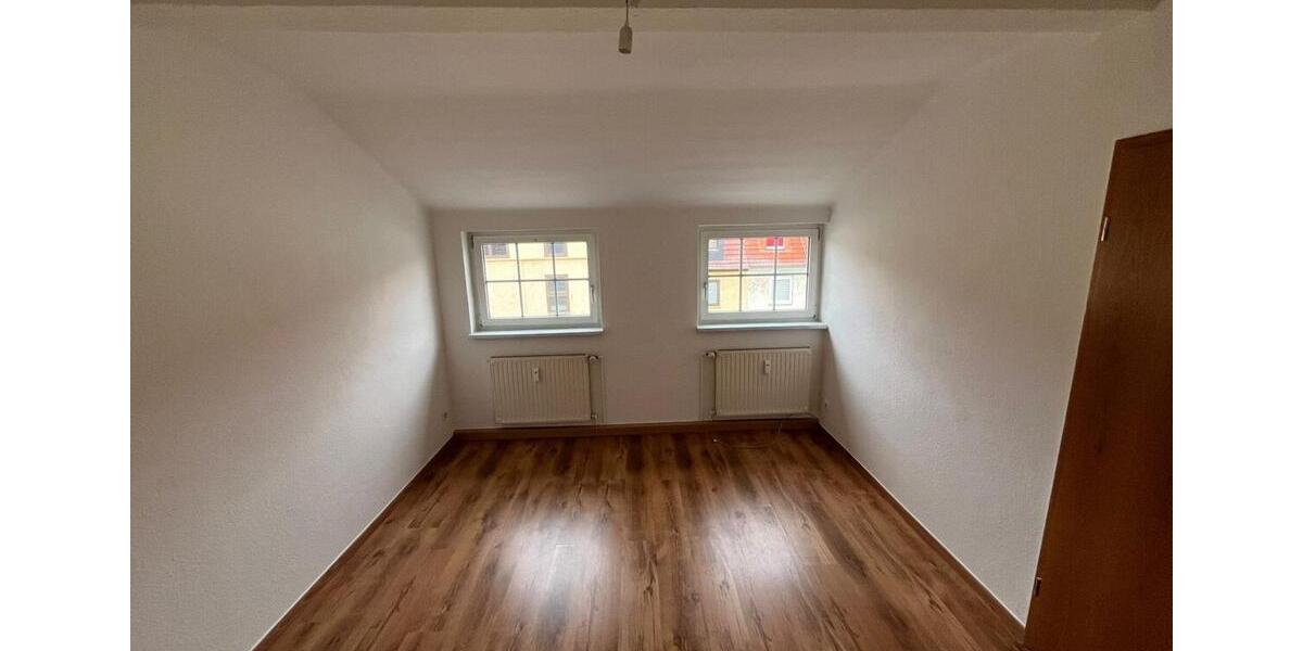 Atlas Immobilien: charmante 4-Zimmer-Wohnung zu vermieten. 4 zimmer