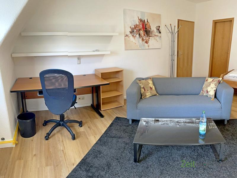 (EF0113_Y) Erfurt: Löbervorstadt, möbliertes Zimmer in schöner Wohnlage mit eigenem Bad, an Wochenendheimfahrer 1 zimmer