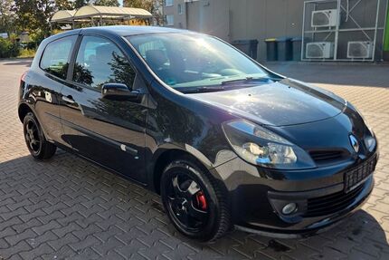 Renault Clio 136.000 km 2.699 &euro; Erfurt 99089