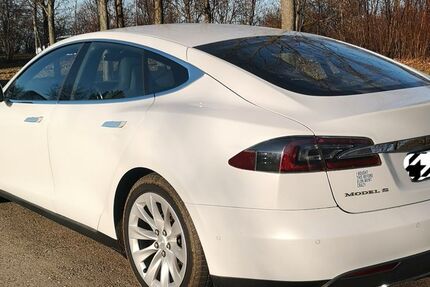 Tesla Model S 150.000 km 17.500 &euro; Erfurt 99099