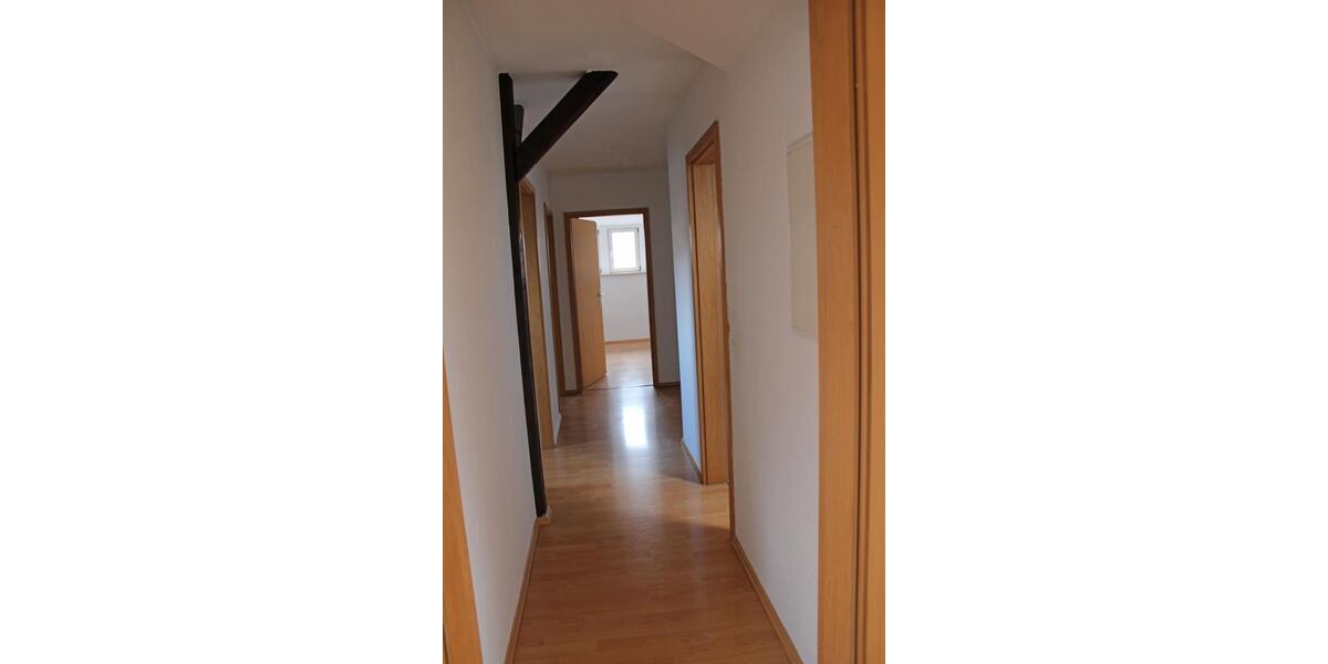 Dachgeschoßwohnung Arnstadt - 3 Zimmer, 81 m&sup2;, 589&euro; | Angebot:23355541