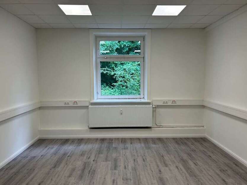Büro in Lübeck 438 € 43.8 m²