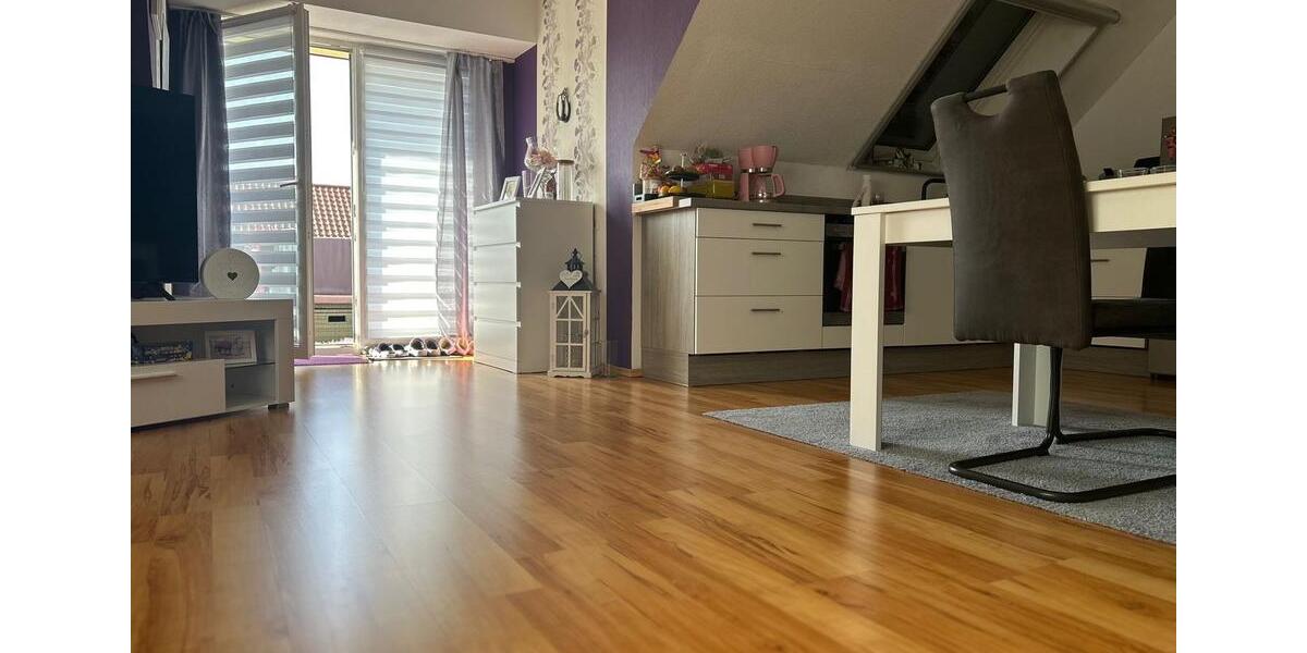 Dachgeschoßwohnung Kölleda - 3 Zimmer, 76 m&sup2;, 610&euro; | Angebot:25509052