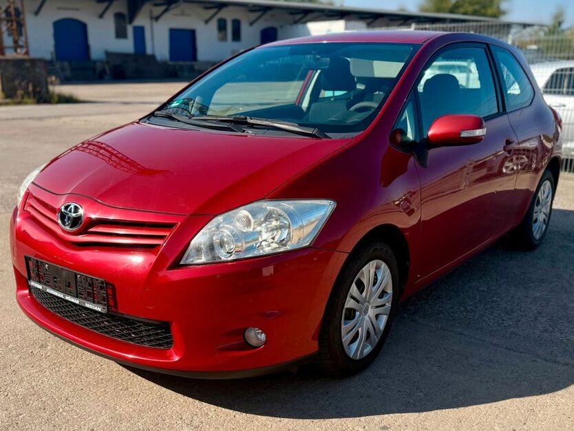 Toyota Auris 129.448 km 3.990 € Weimar 99427