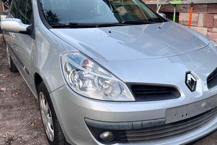 Renault Clio 166.000 km 899 &euro; Arnstadt 99310