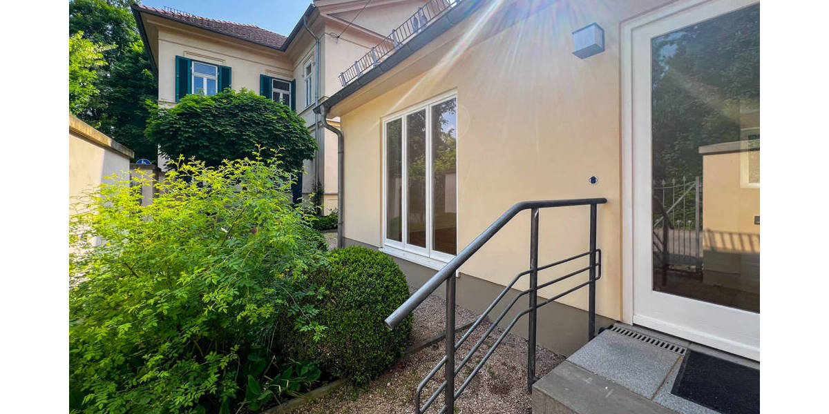 Zwei stilvoll modernisierte & bezugsbereite Eigentumswohnungen in separatem Wohnhaus 4 zimmer