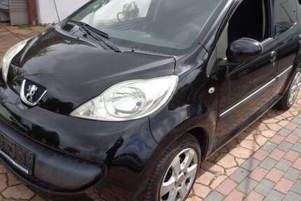 Peugeot 107 110.747 km 1.990 € Ohrdruf 99885
