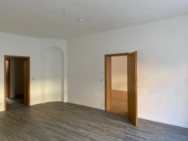 Großzügige Wohnung im Stadtzentrum - Etagenwohnung Gotha 99867 Gotha | Angebot:23533837