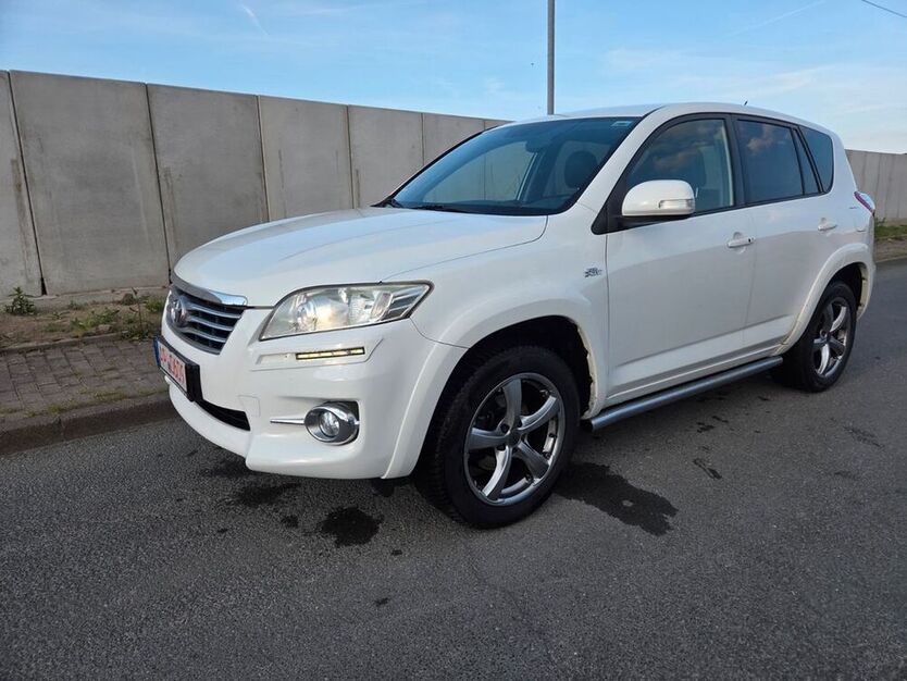 RAV 4