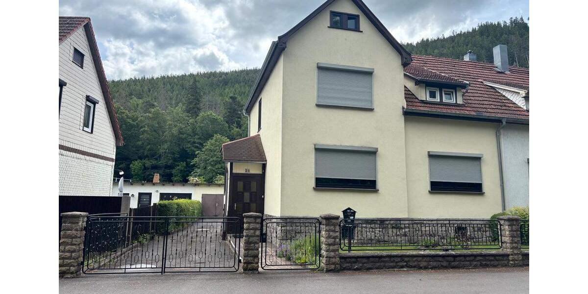 Reihenhaus Ohrdruf - 7 Zimmer, 128 m&sup2;, 150.000&euro; | Angebot:26962381