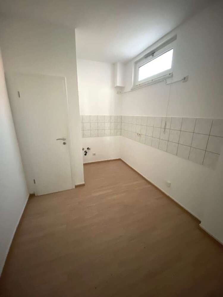 Hinterhaus mit 3 Zimmern, Terrasse, Wintergarten, Gäste-WC in der Eugen-Richter-Straße