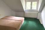 2-Zimmer-DG-Wohnung mit Badewanne - Zentrumsnah