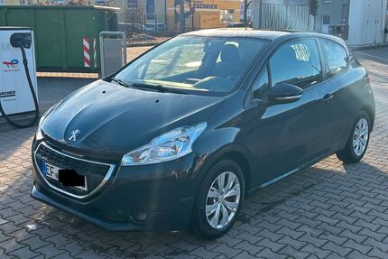 Peugeot 208 59.500 km 5.090 &euro; Erfurt 99089