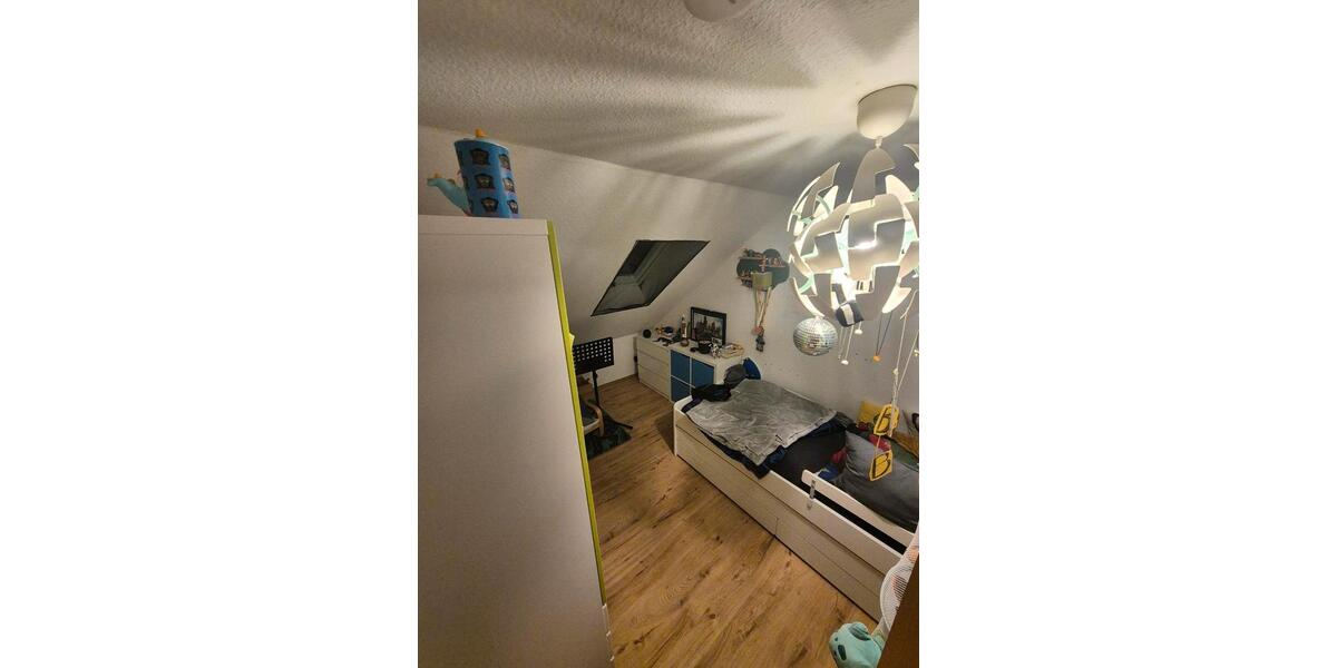 Dachgeschoßwohnung Ohrdruf - 1 Zimmer, 65 m&sup2;, 600&euro; | Angebot:24859576