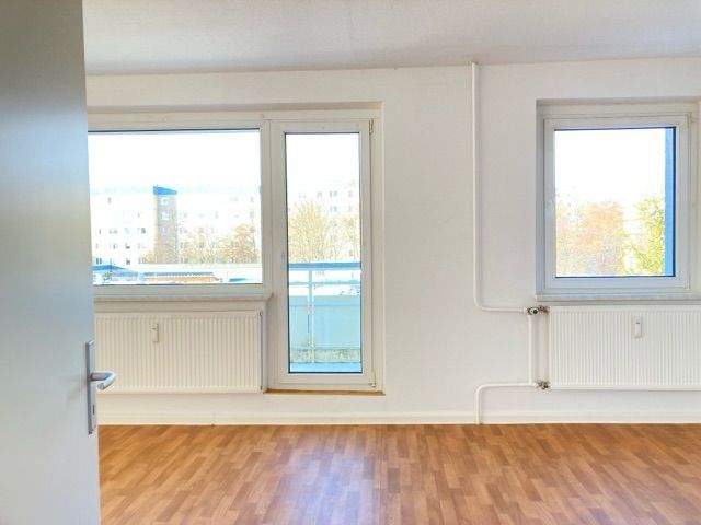 Etagenwohnung Gotha Gotha West - 3 Zimmer, 71 m&sup2;, 425&euro; | Angebot:24450842