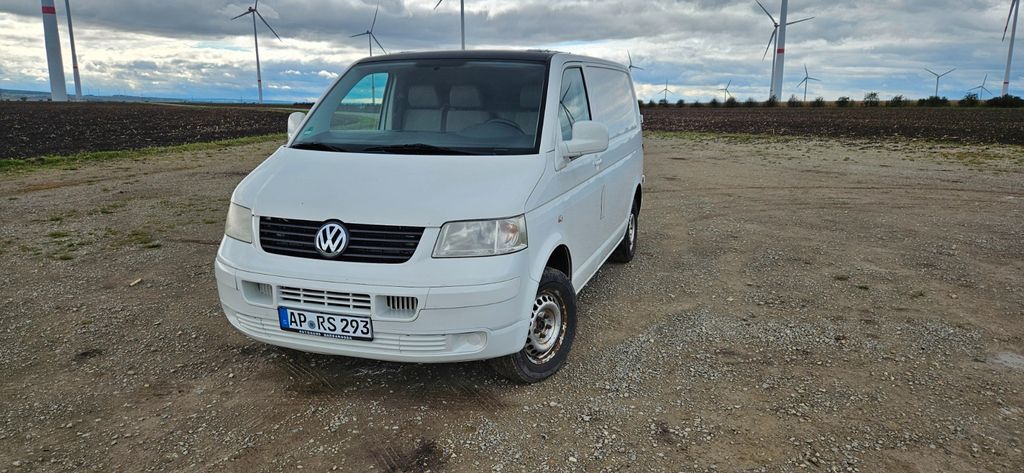 VW T5 Transporter 274.000 km 4.800 € Vogelsberg 99610
