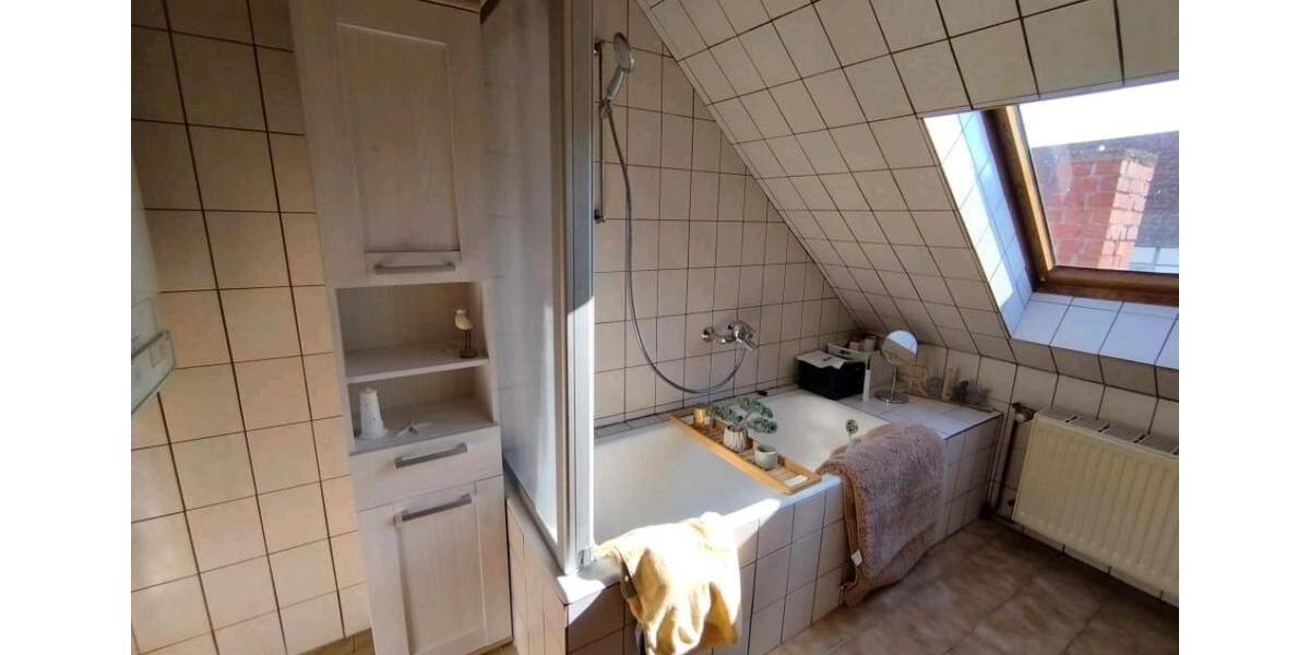 Dachgeschoßwohnung Greußen - 3 Zimmer, 83 m&sup2;, 550&euro; | Angebot:26512474