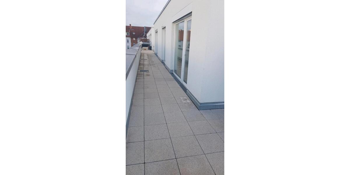 Dachgeschoßwohnung Erfurt Johannesplatz - 4 Zimmer, 146 m&sup2;, 2.000&euro; | Angebot:25922484