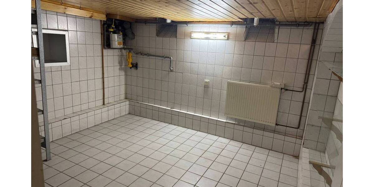 Einfamilienhaus Erfurt Hochheim - 1 Zimmer, 182 m&sup2;, 320.000&euro; | Angebot:26820058