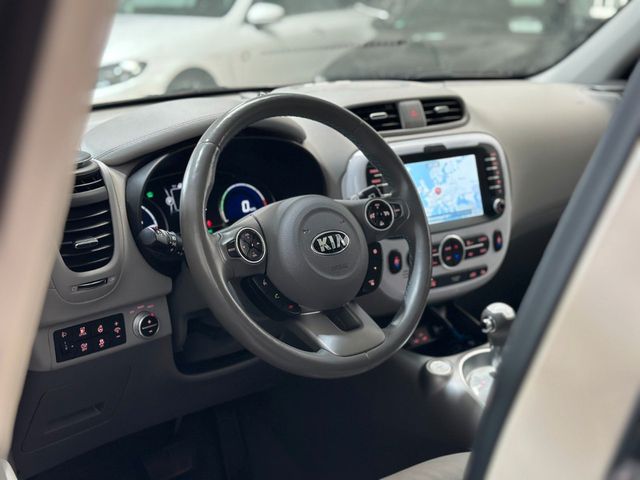 Kia Soul PLAY Navi*Leder*PDC*Klimaaut.*1.Hand 35.944 km 12.990 € Gebesee 99189
