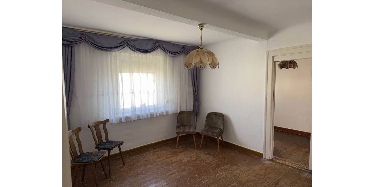 Doppelhaushälfte Gotha Uelleben - 7 Zimmer, 85 m&sup2;, 90.000&euro; | Angebot:25664932