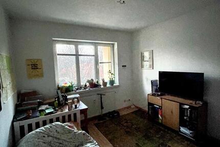 Wg Zimmer zum 1.15. Februar oder Talstr. 1 zimmer