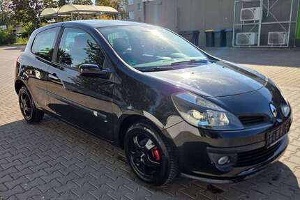 Renault Clio 136.000 km 2.699 &euro; Erfurt 99089